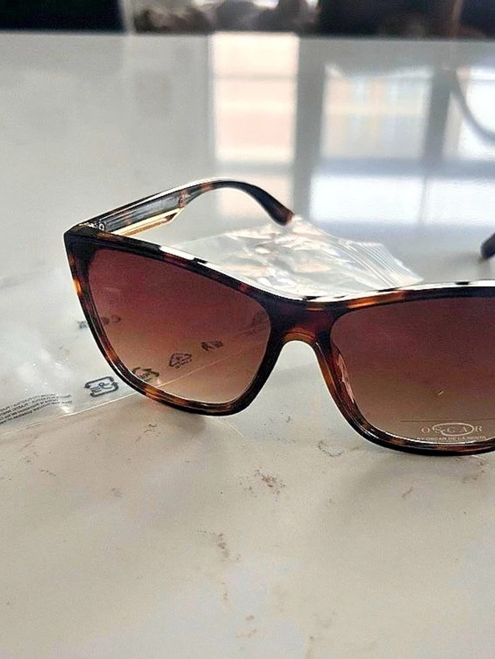 Oscar De La Renta Tortoiseshell Sunglasses in Brown & Gold NWT